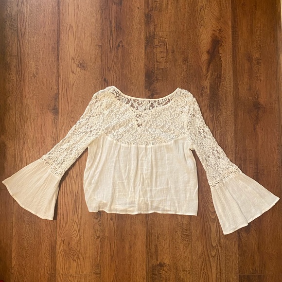 Lacey, white, long sleeve shirt, size L (juniors) - Picture 3 of 3